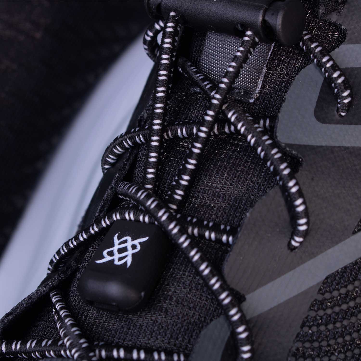 Cadarço Elástico HUPI Laces Preto com Duas Riscas Cinza Cadarço Elástico HUPI Laces Preto com Duas Riscas Cinza