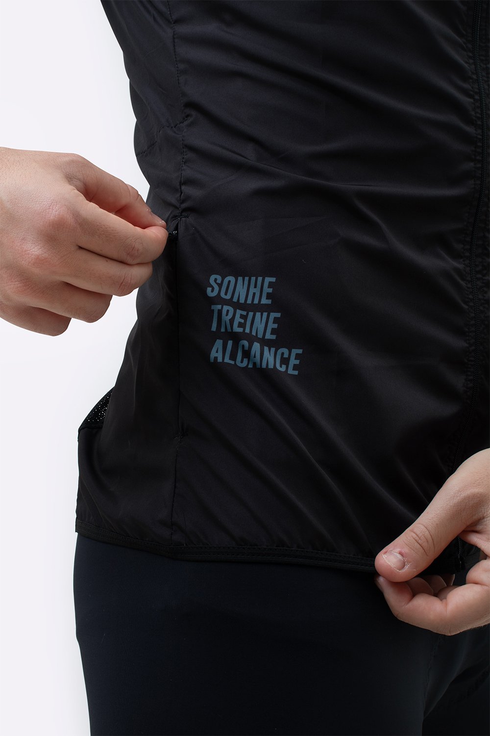 Colete Corta Vento HUPI Sonhe/Treine/Alcance - Preto Colete Corta Vento HUPI Sonhe/Treine/Alcance - Preto