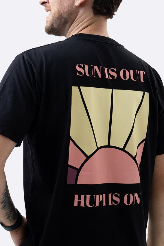 Camiseta HUPI Casual Preta HUPI Is On