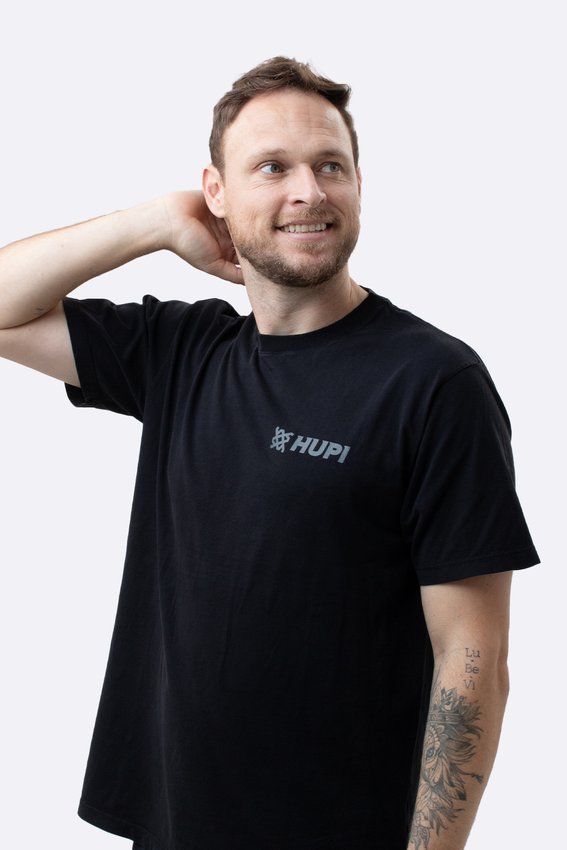 Camiseta HUPI Casual Preta Institucional