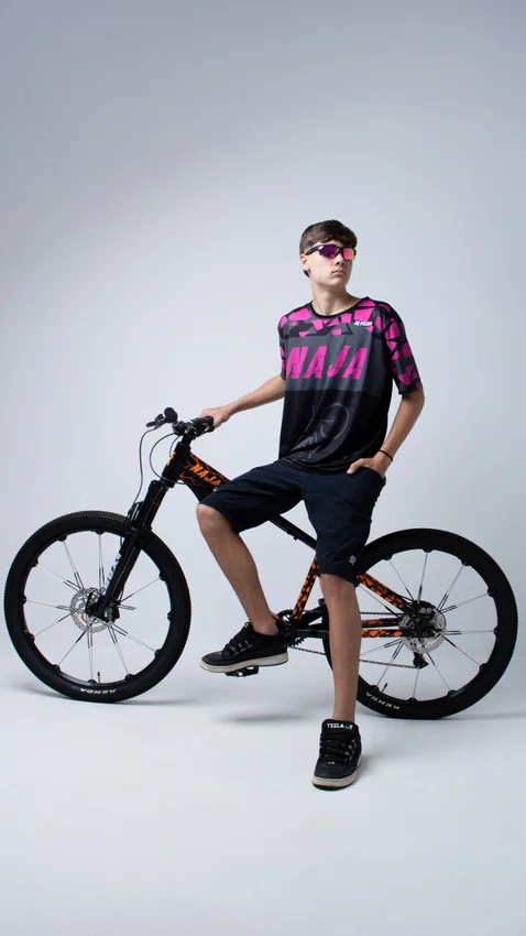 Camiseta Masculina HUPI Bike Naja Preto/Pink