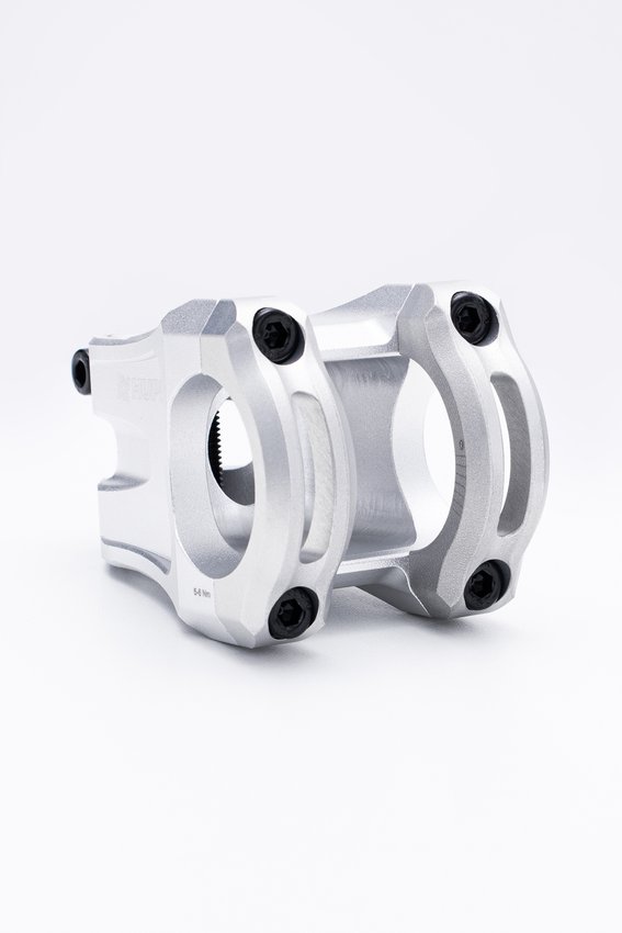 Avanço Suporte Guidão HUPI Strip 31.8mm 50mm - Prata