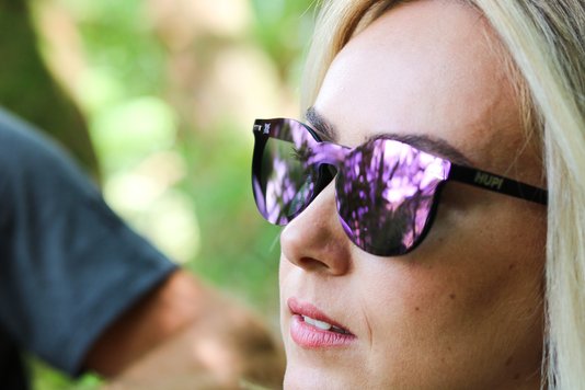Óculos de Sol HUPI Tulum Preto - Lente Roxo Espelhado