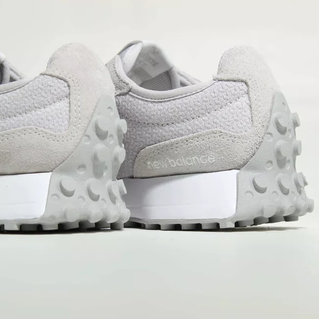 Tênis New Balance 327v1 Feminino Cinza e Branco