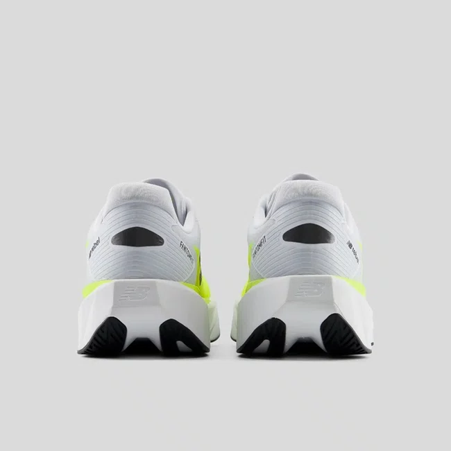 Tênis New Balance FuelCell Rebel v5 Masculino Gelo e Verde Neon