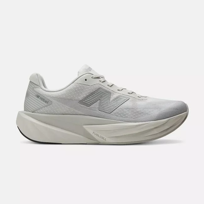 Tênis New Balance FuelCell Rebel v5 Masculino Cinza Claro