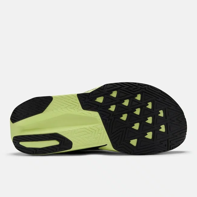 Tênis New Balance FuelCell Rebel v5 Masculino Verde Neon