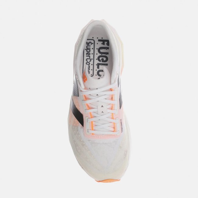 Tênis New Balance Fuelcell Supercomp Elite V4 Bege e Laranja Feminino