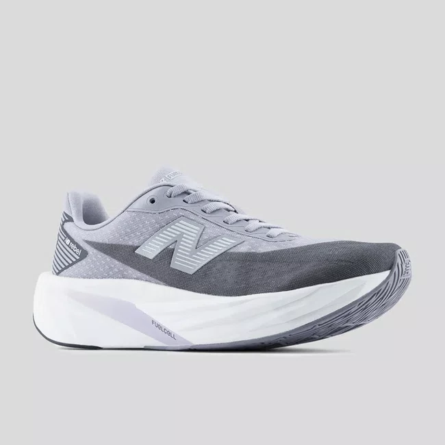 Tênis New Balance FuelCell Rebel v5 Feminino Lilás Acinzentado e Grafite