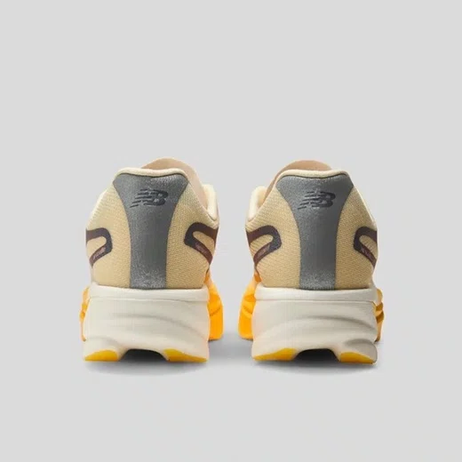 Tênis New Balance SuperComp Elite v6 Feminino Laranja Claro e Coral