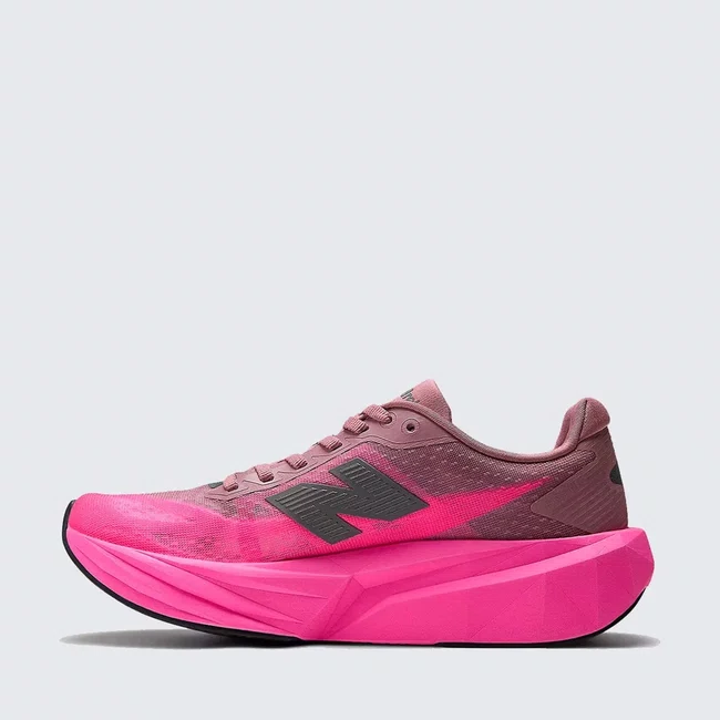 Tênis New Balance FuelCell Rebel v5 Feminino Rosa