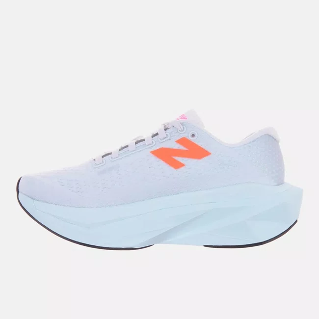 Tênis New Balance FuelCell SuperComp Trainer V3 Feminino Branco e Rosa