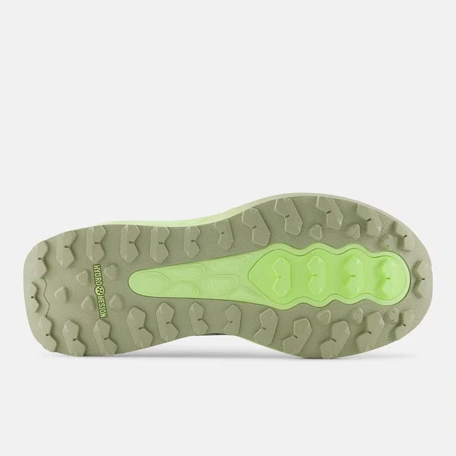 Tênis New Balance Fresh Foam Garoé v2 Feminino Cinza