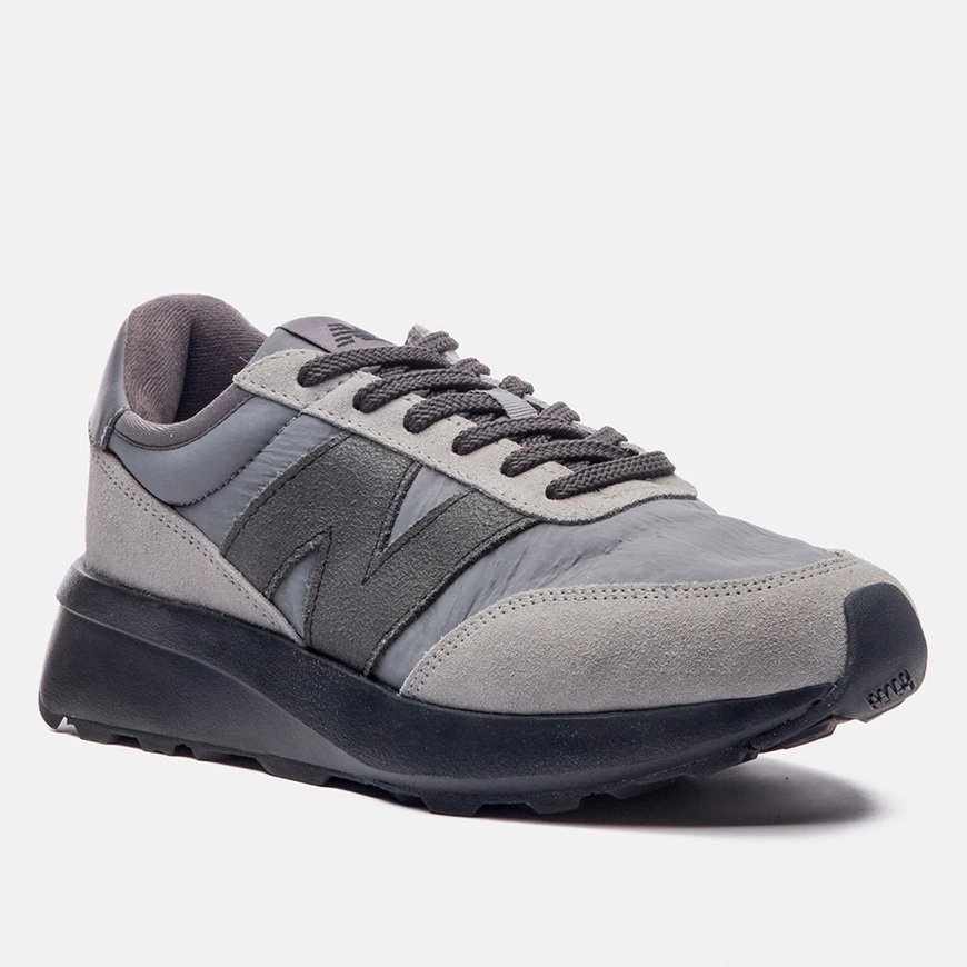 Tênis New Balance 370v1 Preto Tênis New Balance 370v1 Preto